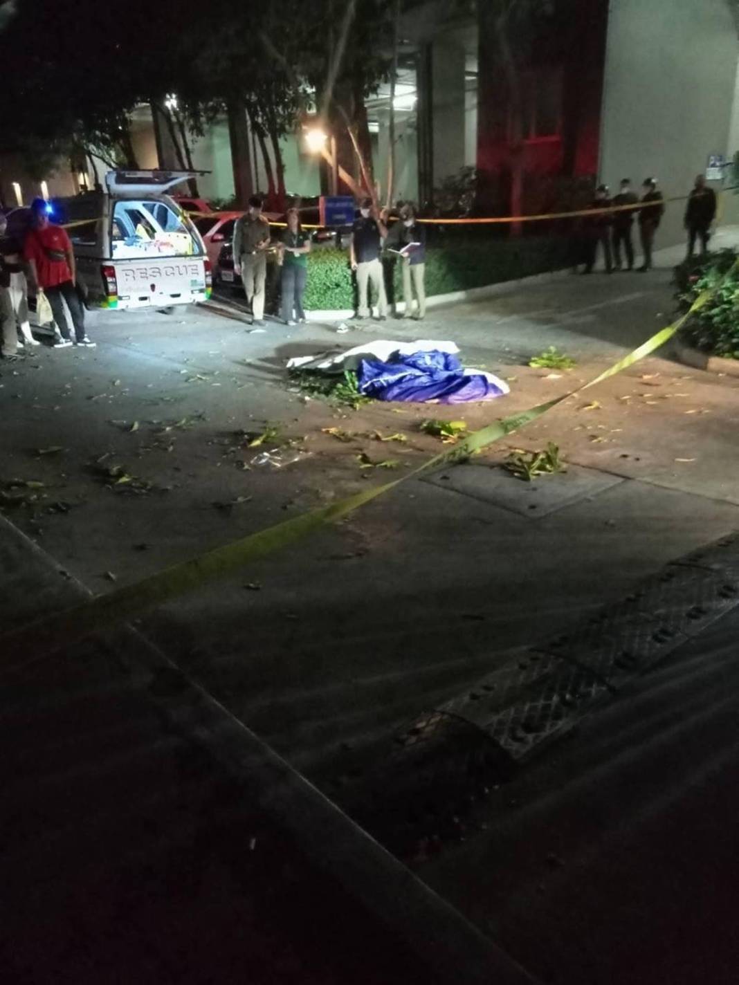 Kaçak çıktığı gökdelenden atladı, paraşütü açılmayınca feci şekilde öldü! Tüyler ürperten görüntü 2